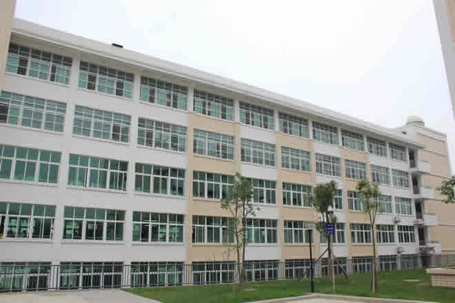 綿陽高新區(qū)實(shí)驗(yàn)中學(xué)校園風(fēng)采
