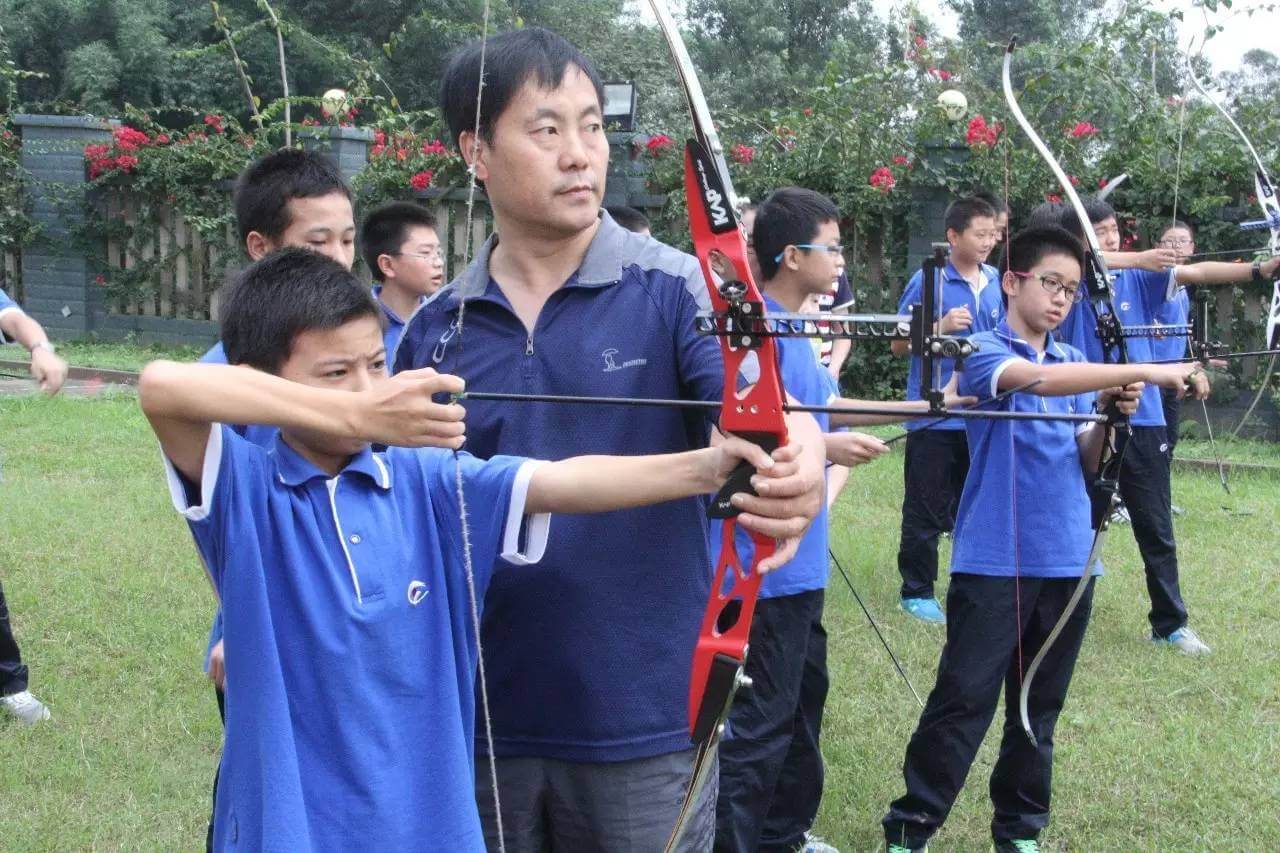 宜賓翠屏棠湖外語學(xué)校校園風采