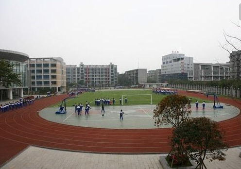 四川大學(xué)附屬中學(xué)（成都十二中）是怎樣的一所學(xué)校？