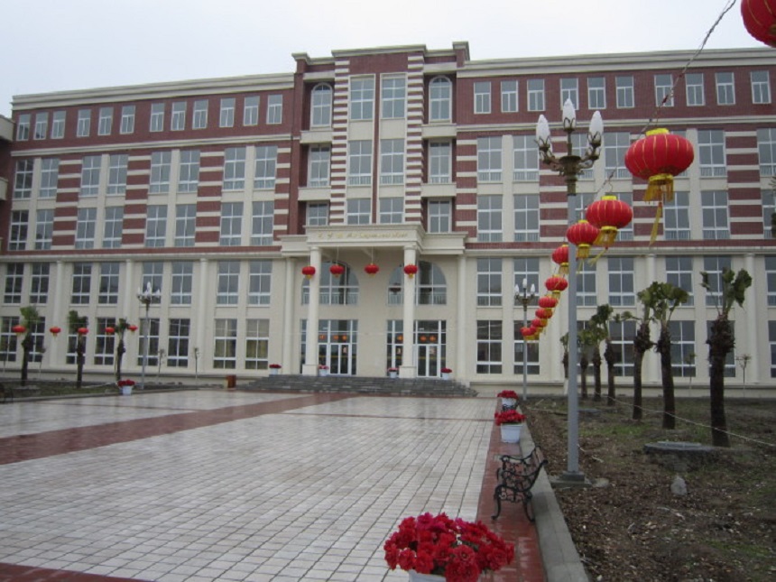 四川師范大學(xué)附屬第三實驗中學(xué)聯(lián)系電話是多少？