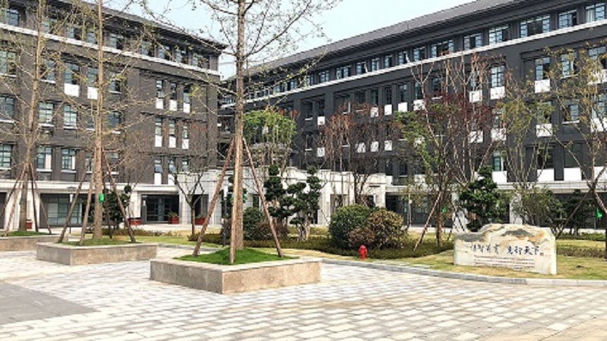 成都第二十中學(xué)校園環(huán)境好不好、怎么樣？