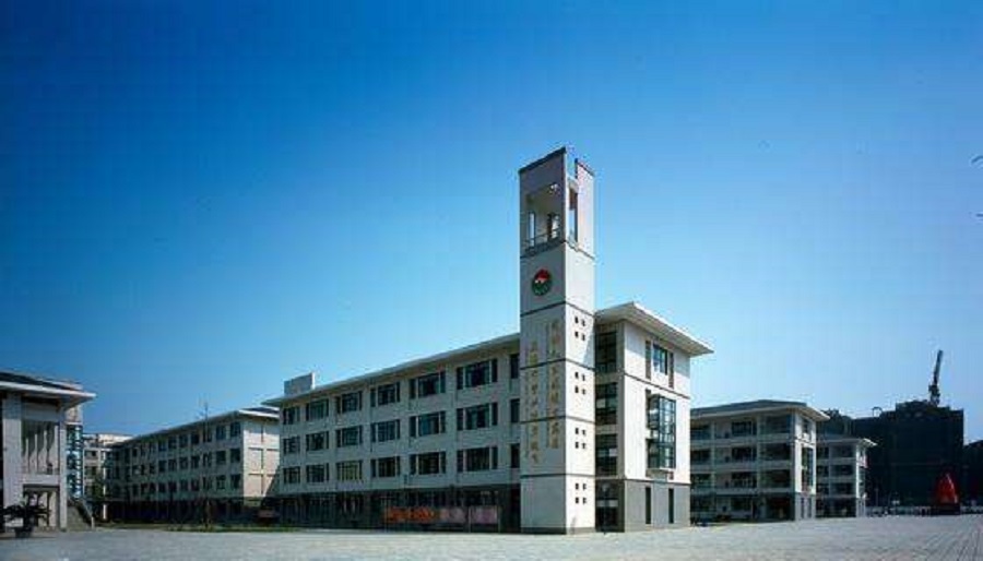 都江堰外國(guó)語實(shí)驗(yàn)學(xué)校2020年中考錄取分?jǐn)?shù)線是多少？