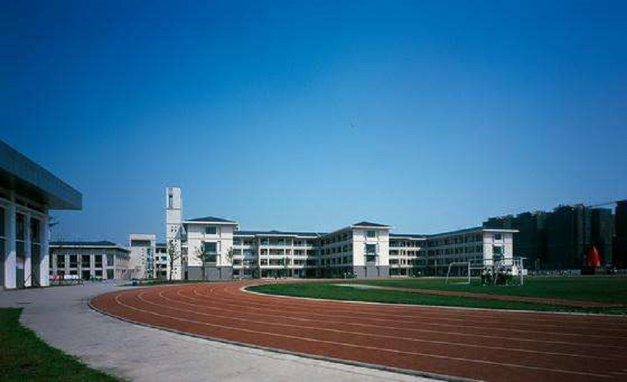 都江堰外國語實驗學校校園環(huán)境怎么樣？