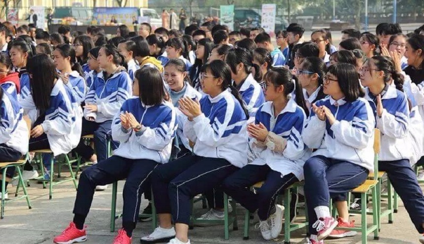 資陽外國語學校環(huán)境、教學設施好不好？