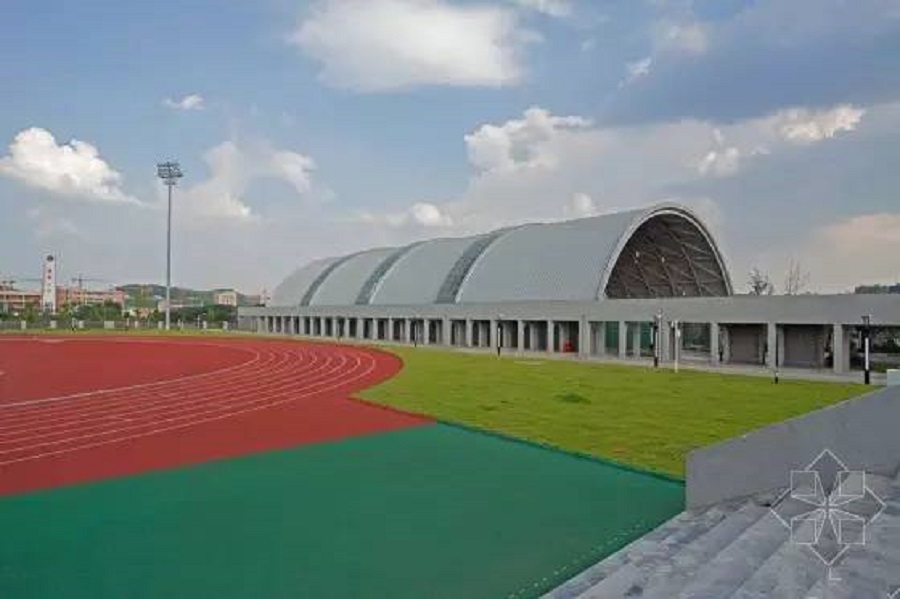 綿陽市奧林匹克體育學(xué)校是公辦的嗎？