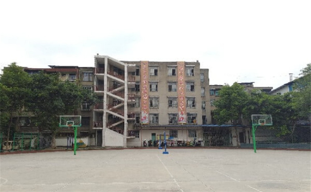 廣漢六中地址在哪？