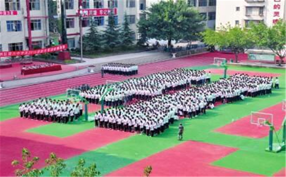 巴中六中學(xué)校環(huán)境怎么樣？