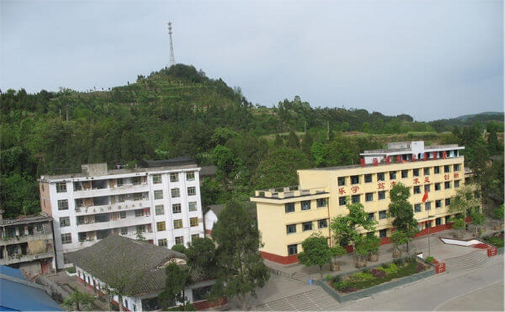 巴州區(qū)茶壩中學(xué)詳細(xì)地址在什么地方？