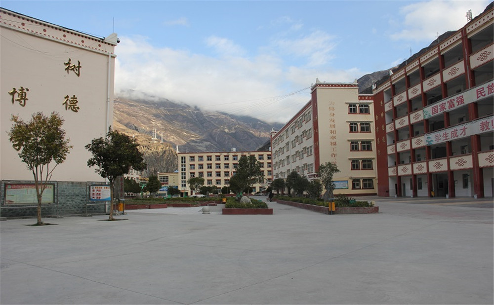 小金中學(xué)的詳細(xì)地址在什么地方？