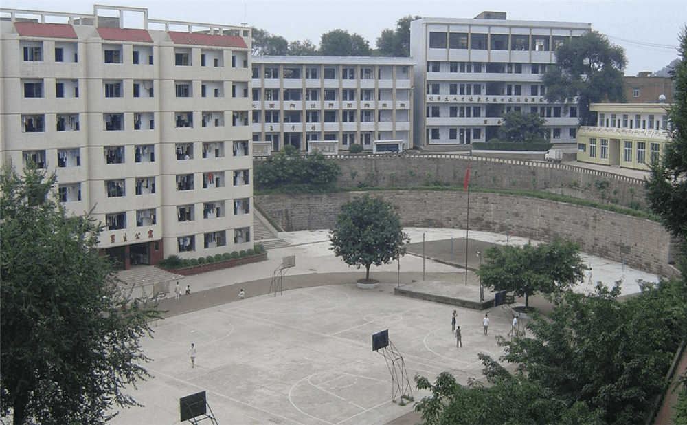 周口中學(xué)學(xué)校詳細(xì)地址在什么地方？