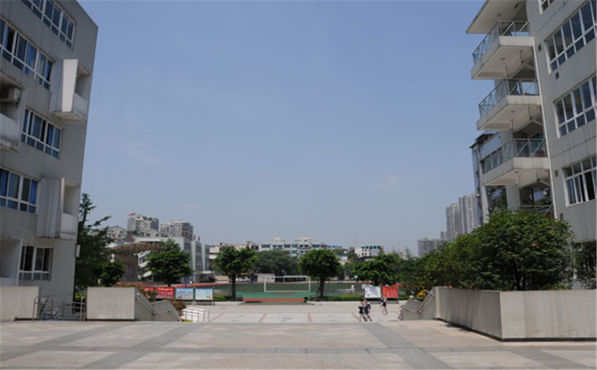 成都鐵路中學高中部的錄取分數(shù)是多少？