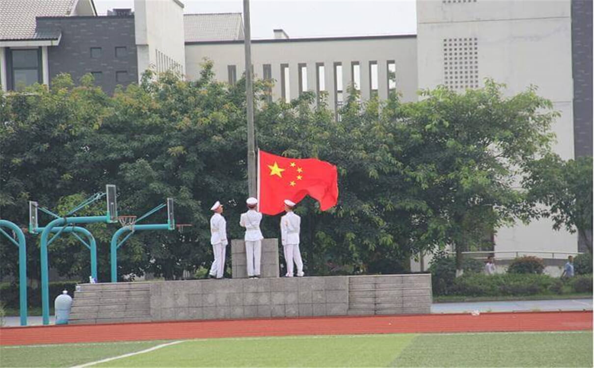 石室白馬中學(xué)高中部的錄取分?jǐn)?shù)是多少？