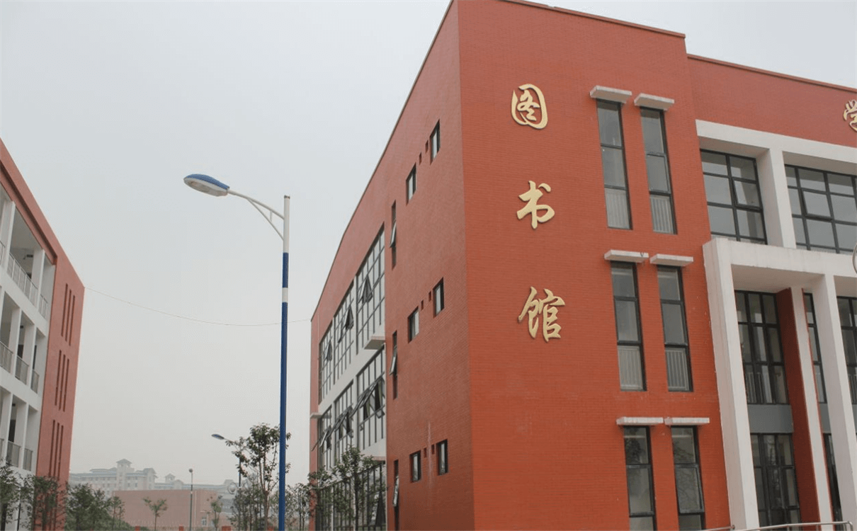 金堂中學(xué)育才的升學(xué)率是多少？