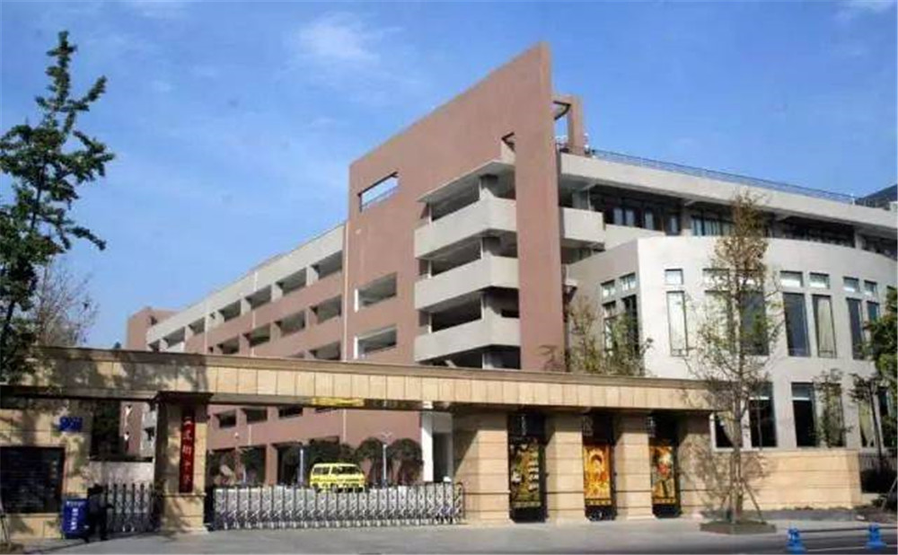 成都市田家炳中學(xué)2020年招生計劃是多少？