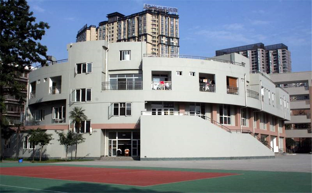 成都市鹽道街中學(xué)的老師怎么樣？