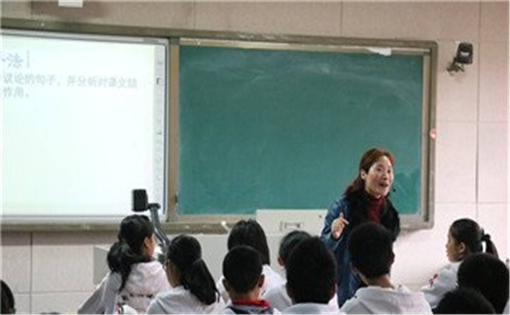 成都實驗中學去年的錄取分數(shù)線是多少？