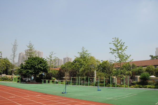 成都鐵路中學(xué)一年的學(xué)費(fèi)是多少？"鐵路2.jpg"