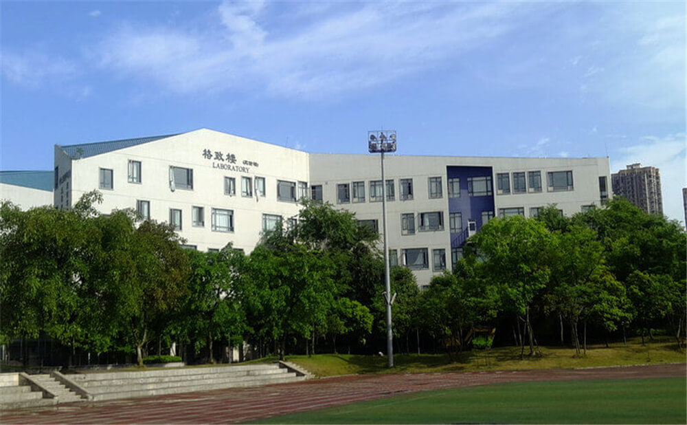 成都實(shí)驗(yàn)外國(guó)語學(xué)校（西區(qū)）外招生一年的學(xué)費(fèi)是多少錢？