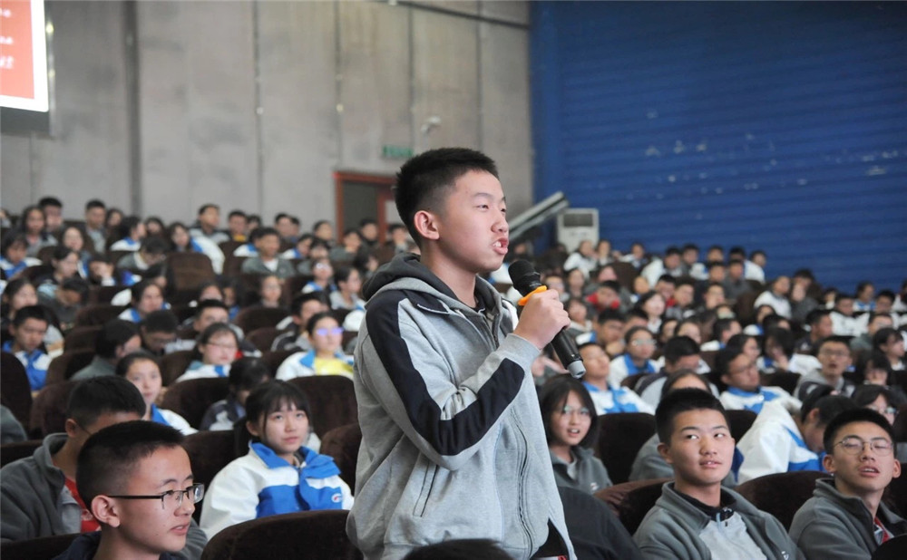 成都棠湖外國語學(xué)校怎么樣？