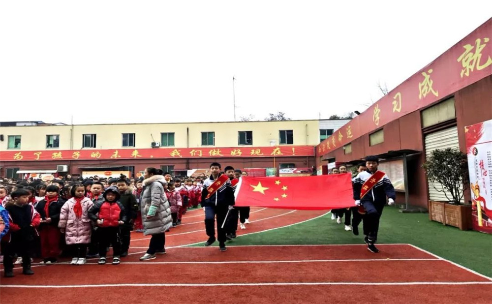 成都文武學(xué)校去年的錄取分?jǐn)?shù)線是多少？