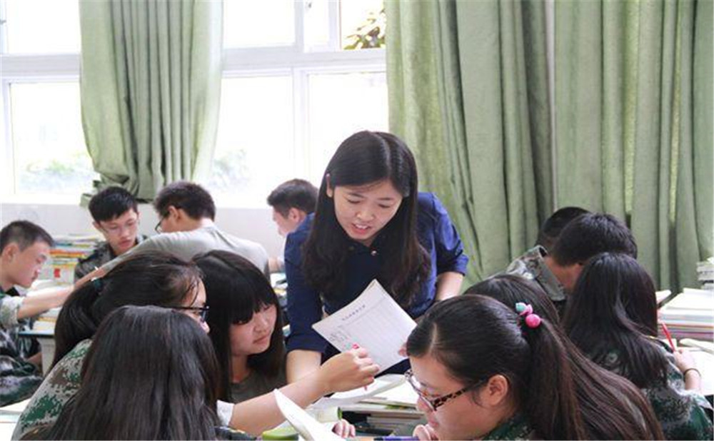 八一聚源高級(jí)中學(xué)的老師怎么樣？