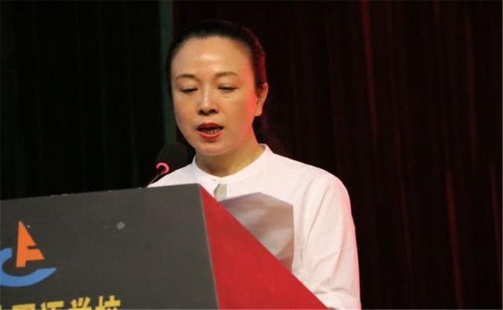 成都外國語學(xué)校的學(xué)費是多少是多少？