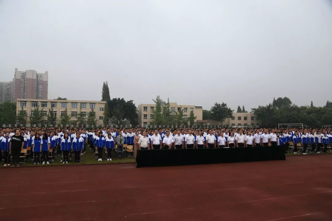 華潤高級中學近三年的錄取分數(shù)線是多少？