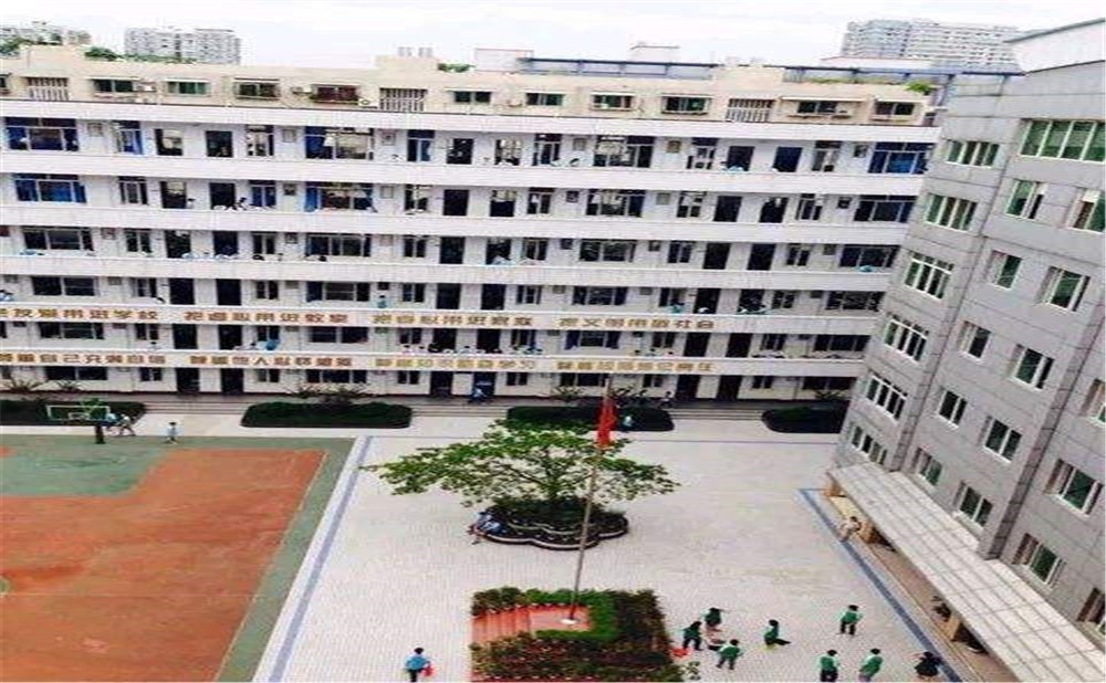 陽安中學(xué)的學(xué)費(fèi)是多少？