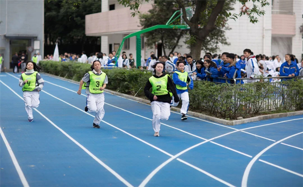 成都市田家炳中學本科升學率是多少？