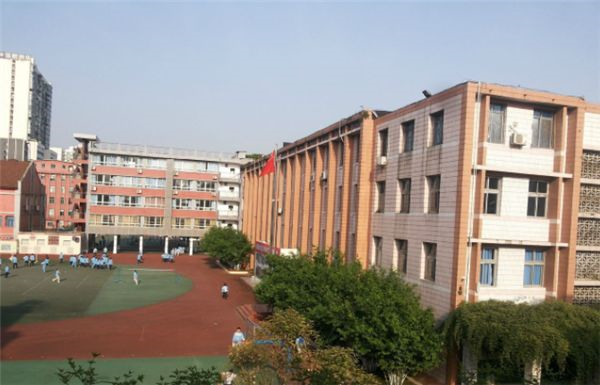 通錦中學(xué)的本科升學(xué)率是多少？