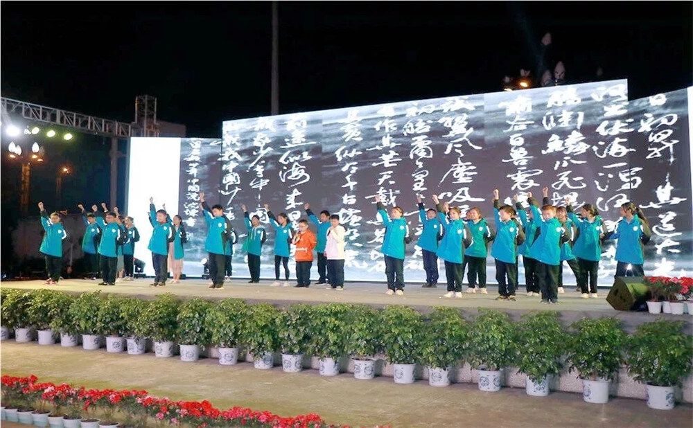 青白江中學(xué)高中一年的學(xué)費多少錢？