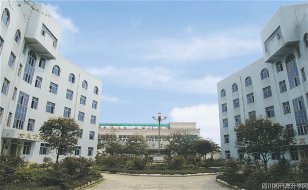 彭州中學(xué)的宿舍怎么樣？