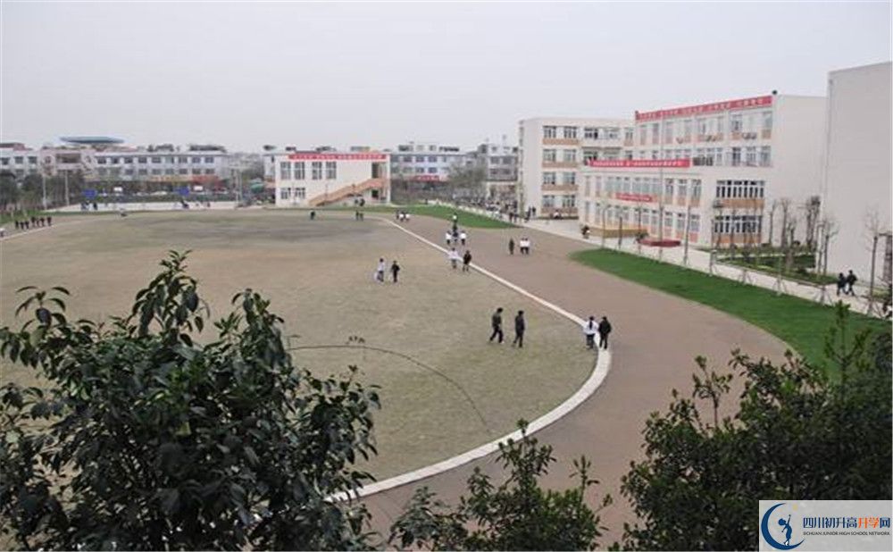 蜀城中學(xué)的高中住宿好不好？