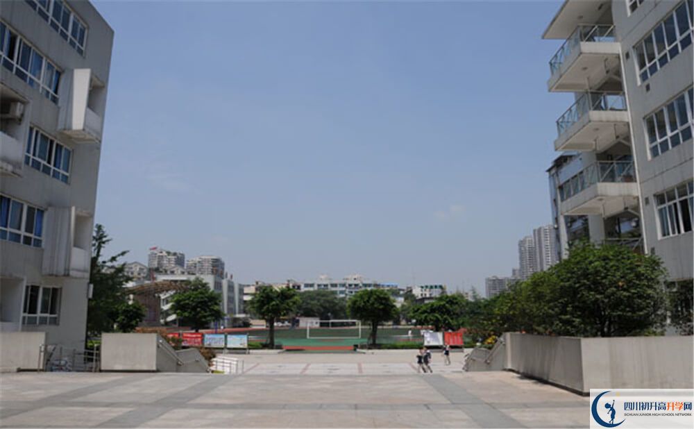 成都鐵路中學(xué)的分?jǐn)?shù)線大概是多少分？