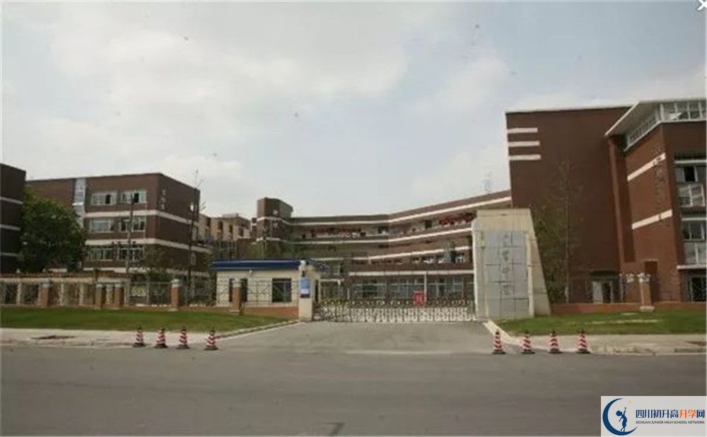 金牛中學(xué)2020年清華北大上人數(shù)是多少？