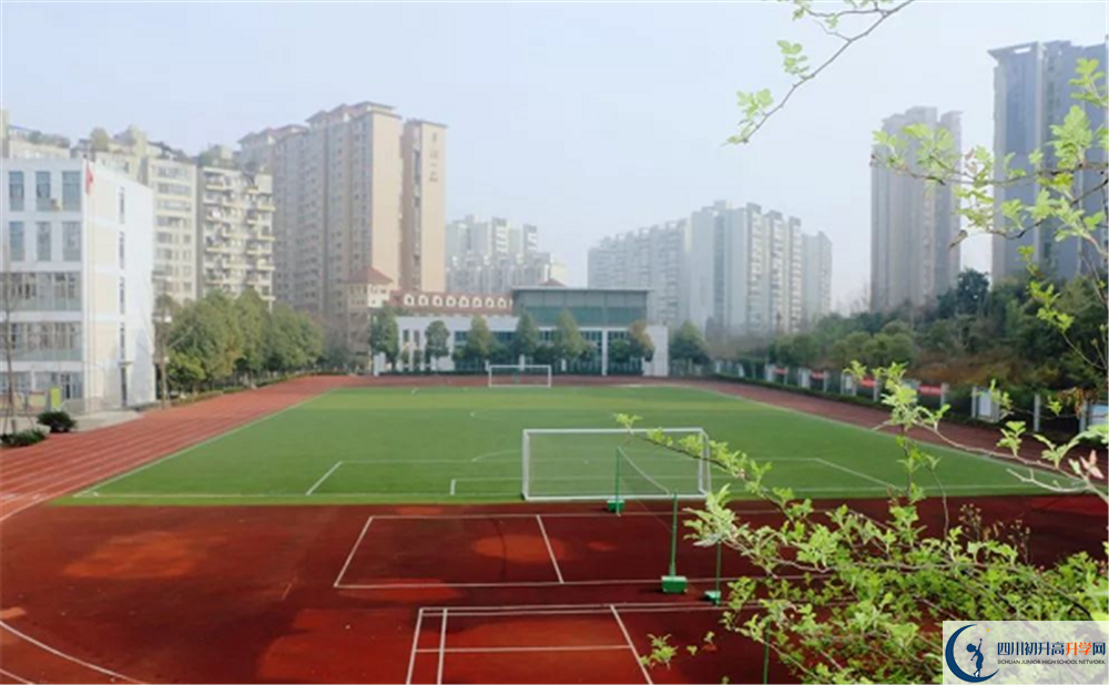 成都市第三中學(xué)初升高向外地招生嗎？
