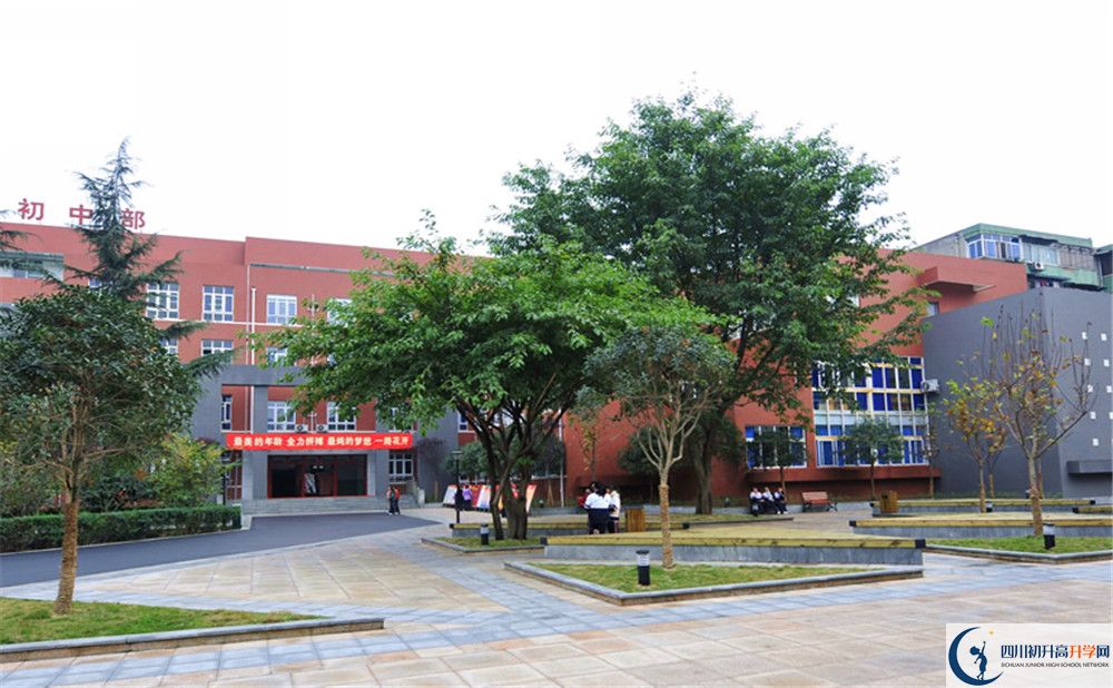 四川師范大學(xué)附屬中學(xué)初升高向外地招生嗎？			