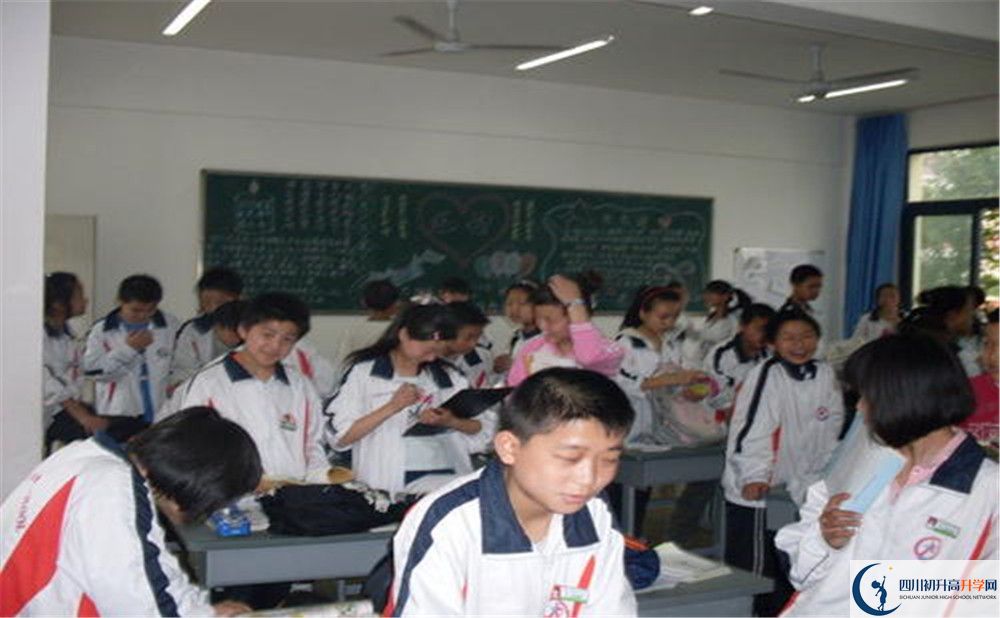 敖平中學(xué)2020年被清華北大錄取的學(xué)生有多少？
