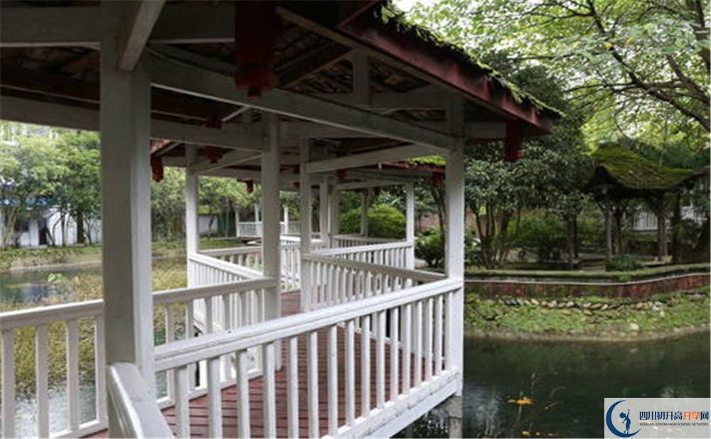 光亞學(xué)校住宿費用是多少？