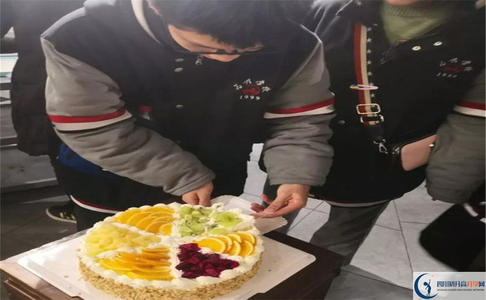 成都新津?yàn)槊鲗W(xué)校高中部地址在哪？