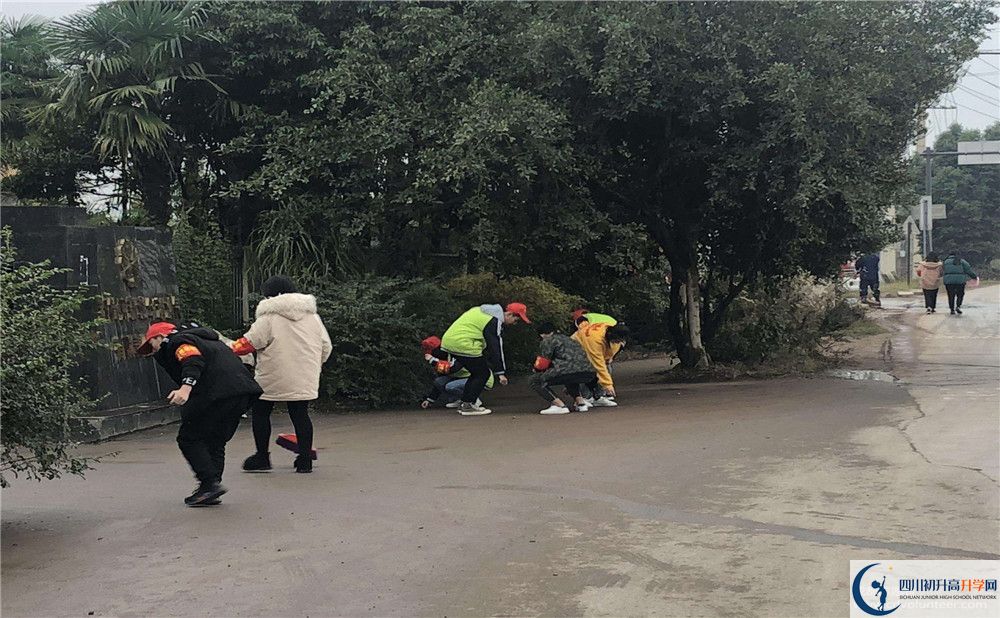 養(yǎng)馬中學位置在哪里？