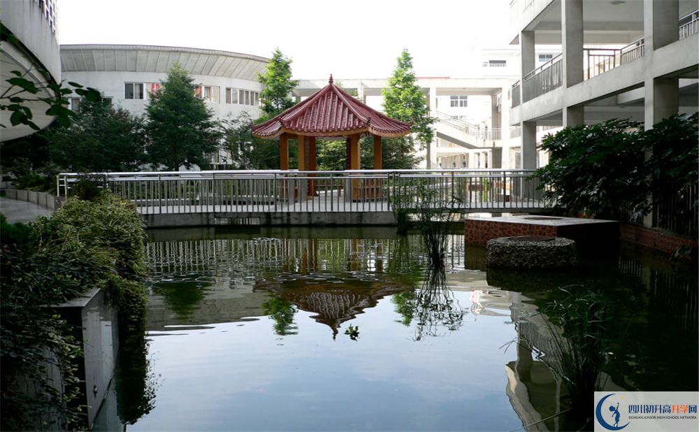 成都市龍泉中學在全國高中排名是多少？