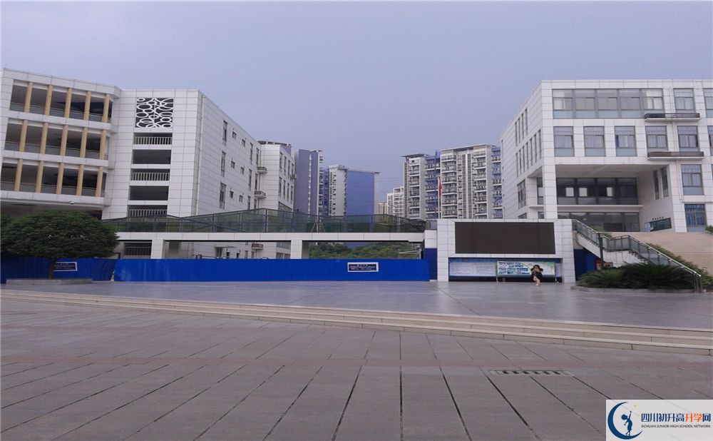 成都市第三中學(xué)高中分班考試難嗎？