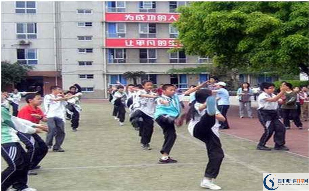 成都玉林中學(xué)實(shí)驗(yàn)班學(xué)費(fèi)貴嗎？