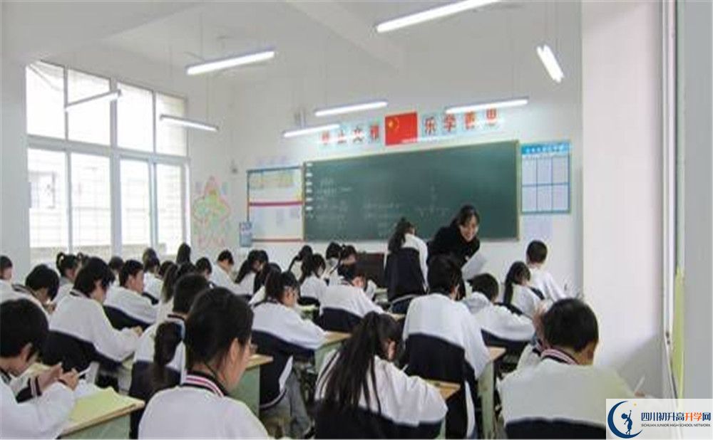 鼎山中學(xué)今年的錄取條件是否有變化？