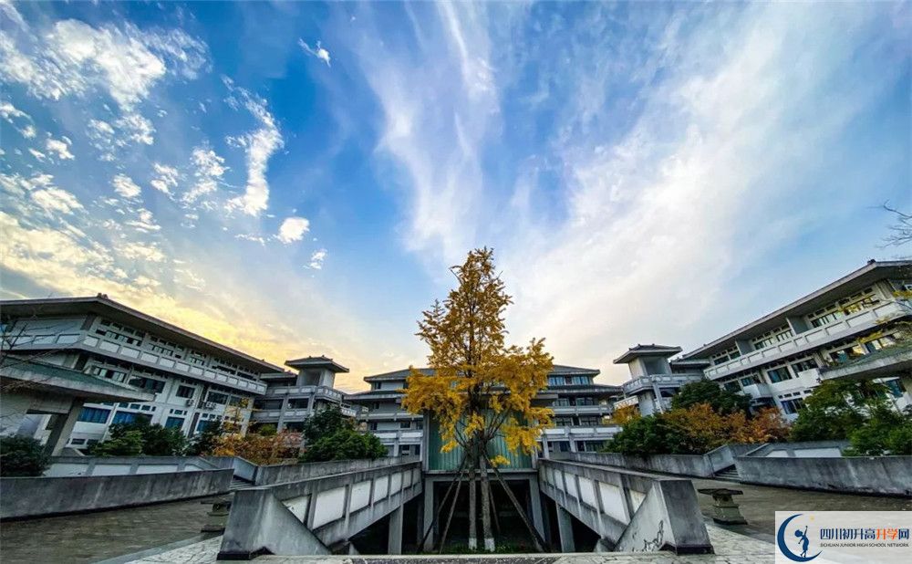 武勝中學(xué)2020年中考錄取分?jǐn)?shù)是多少？