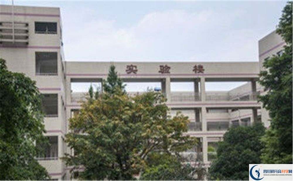 2020年成都川科外國(guó)語(yǔ)學(xué)校的收分線是多少？
